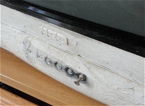 TV mit Schraubenschalter